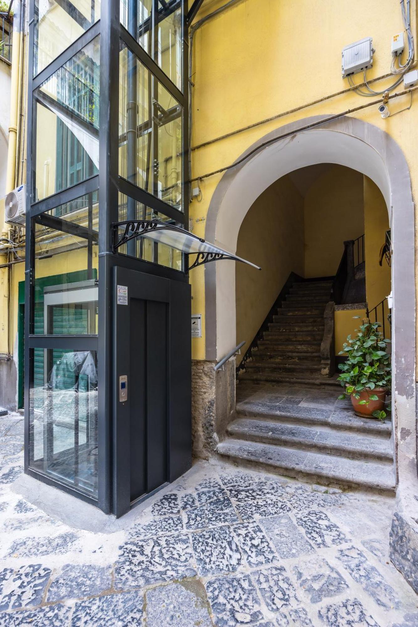 Piazza Miraglia - Apartment By Wonderful Italy نابولي المظهر الخارجي الصورة